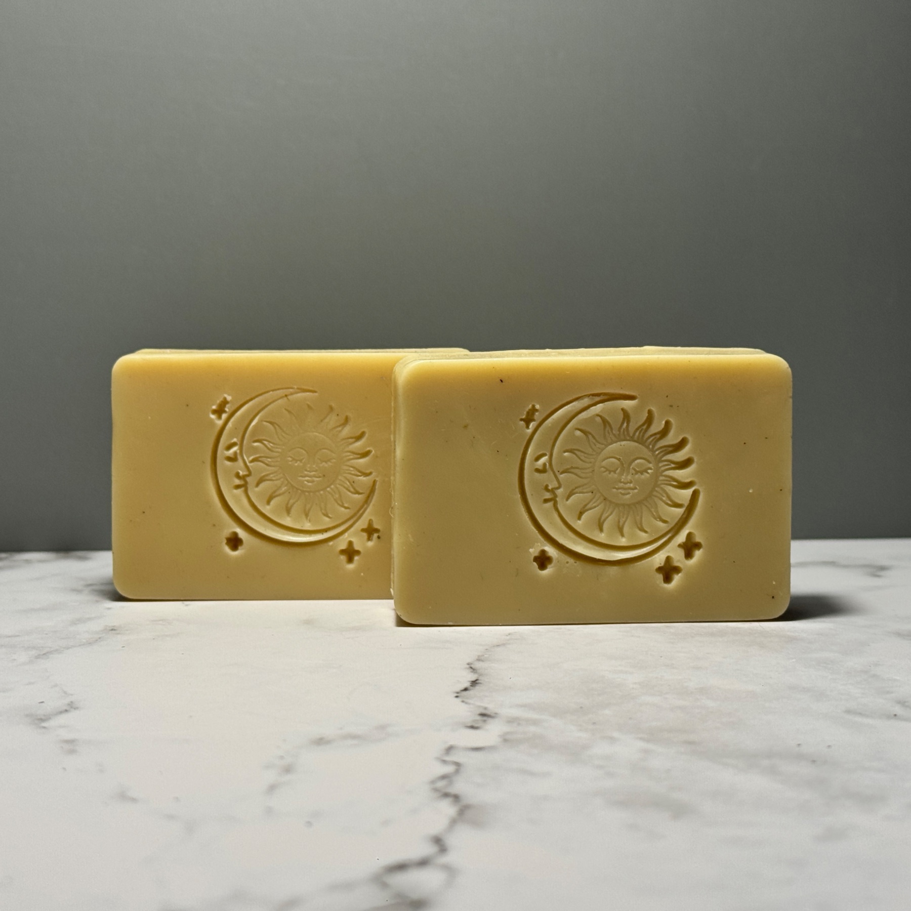Jabón propóleo, miel y cera de abeja